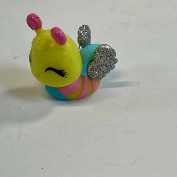 Hatchimals CollEGGtibles 2 Pack Blue Nest W/ Lunar Snailtail & Royal Penguala - Picture 4 of 9